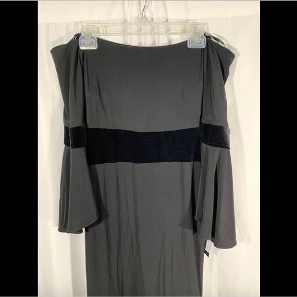 NWT Xscape Velvet Trim Off Shoulder Mermaid Dress - Picture 3 of 8